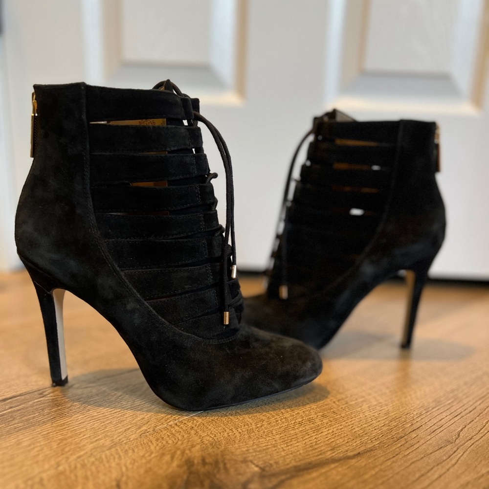 BCBGeneration Belini black cage zipper lace up boots. Size 6.